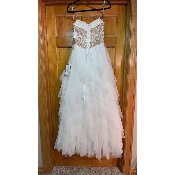 Say Yes to the Prom Juniors Embellished Strapless Cascade Gown Ivory Gold  SZ 7 - Picture 4 of 16
